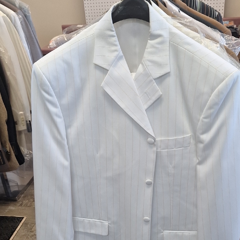 White Formal Suits with Classic Tailoring